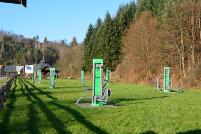 Pokoje Goscinne U Faronow Muszyna Exterior foto