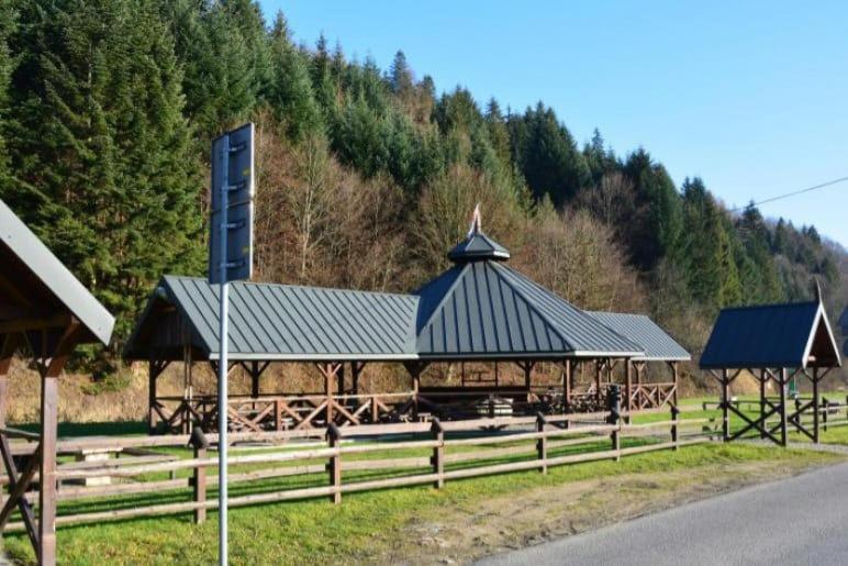 Pokoje Goscinne U Faronow Muszyna Exterior foto